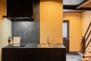 TsuruINN Naruishi 8min Hanazonocho, Direct to KIX