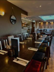 The Golden Mile Country Inn