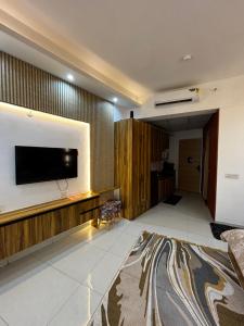 GAUR Luxury Stay