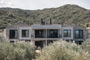 Olivera Suites Sarti