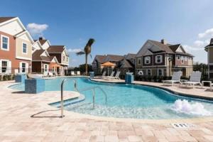 4 Luxurious Suites Near Theme Parks and Downtown