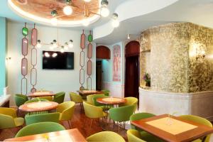 Zeus Essence Bucharest Venezia