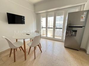 Departamento céntrico con balcón al frente