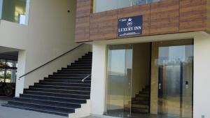 D D Luxury Inn