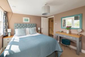 Lovely Maisonette in Centre of City with Parking