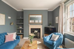 Lovely Maisonette in Centre of City with Parking