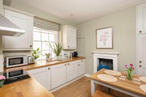 Lovely Maisonette in Centre of City with Parking