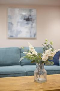 Modern 4 Bedroom Apartment, Edinburgh.