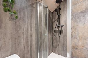 Modern 4 Bedroom Apartment, Edinburgh.