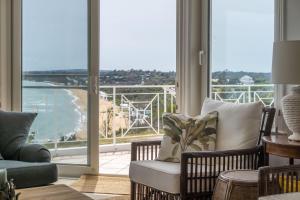 Million dollar views, Steps to the Beach.