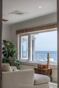 Million dollar views, Steps to the Beach.