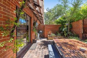 Stylish Villa, Leafy Courtyard Sanctuary