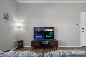Modern 1BR 1BA Austin Condo Close to Domain, Breweries and Parks by Austin Vacay