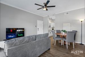 Modern 1BR 1BA Austin Condo Close to Domain, Breweries and Parks by Austin Vacay
