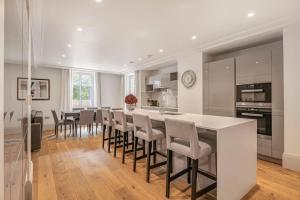 Private Mayfair Home - Huge Terrace and Concierge