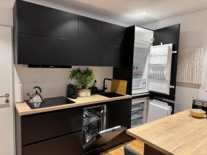 Top Apartment in Kranenburg - central & quiet - terrace and large windows - incl parking, fast WiFi, Box-Spring bed, washer & dryer, Netflix