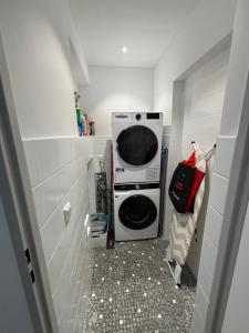 Top Apartment in Kranenburg - central & quiet - terrace and large windows - incl parking, fast WiFi, Box-Spring bed, washer & dryer, Netflix