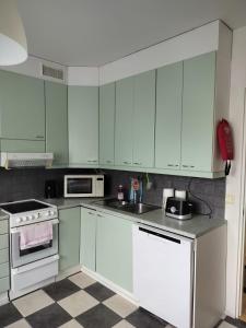 Kotimaailma - Valoisa ja tilava neliö