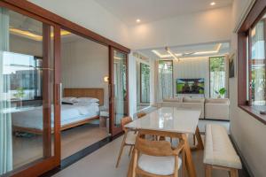 Villa Gigi 4 Bedroom Villa in Dreamland