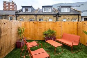 Spacious 3 Bed 3 Bath Aldgate Apartment