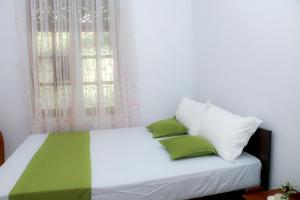 Queen Palace Medaketiya