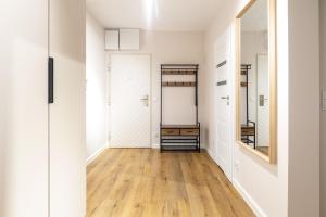 Family AirPort Stop by VAYA STAYS