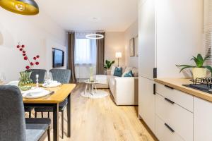 Family AirPort Stop by VAYA STAYS