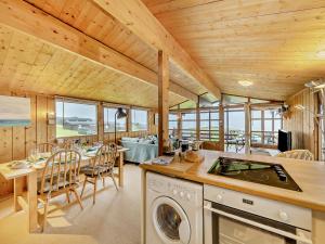 3 Bed in Aberdovey 95594