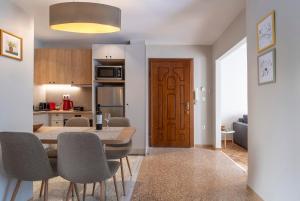 Bright & Cozy 2BR, Thissio heart