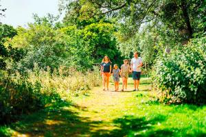 Heather View Essential Clover Caravan Pet 1