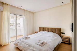 Luxury Central 3BR 5min from Beach & Shopping