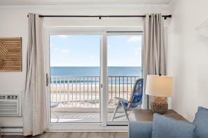 Barefoot Country 407 - Riptide