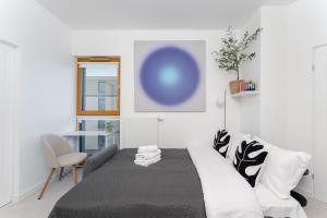 Cracow Novum Apartment #533 by BookingHost