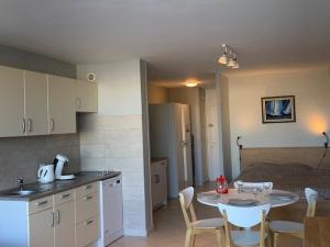 608 Grand studio 2 pers Héliopolis E vue jardin