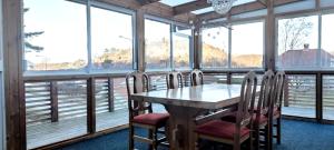 Stay central & close to the sea in Henån SE09155