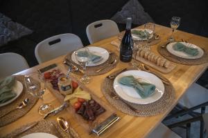 Yellow Plum Camp Pehoé