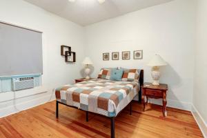 Suite 2, Quick Walk to Downtown Black Mountain