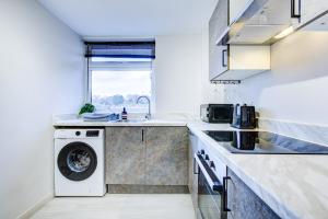 Stylish 2BR Apartment in Central High Wycombe