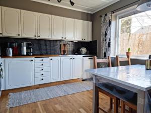 Lovely apartment, perfect for exploring Tjörn and Orust SE09153