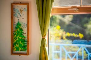 LiveAway Mussoorie, Kempty by PACK