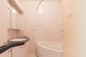 Monte Carlo Escape 155