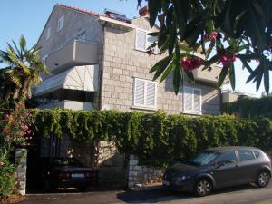 Modern apartment in Dubrovnik, 54 m² with sea and garden view