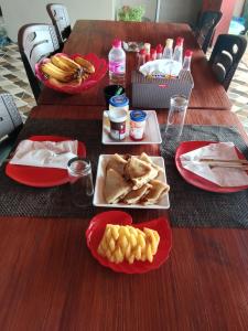 Three Ken Homestay & Cafe