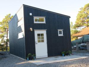 Newly built cottage near the sea and nature in Henån SE09152