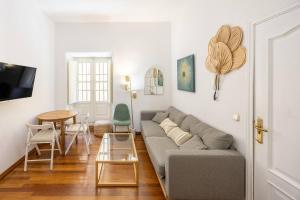 Suites Toro La Latina -AH