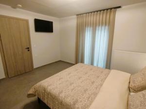 Frank and Jimmy apartments