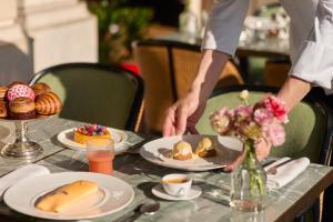 The Woodward - Auberge Collection