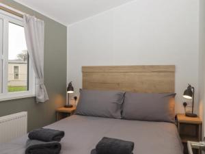 6 Manor Park - 3 Bedroom - Sea views nearby