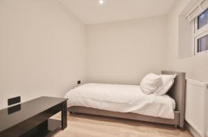 Lovely 2Bed Garden Flat In West London