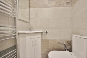 Lovely 2Bed Garden Flat In West London